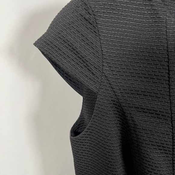 Ellen Tracy Black Dress with Gold Zipper and Gold Rivets (02) - Picture 6 of 10